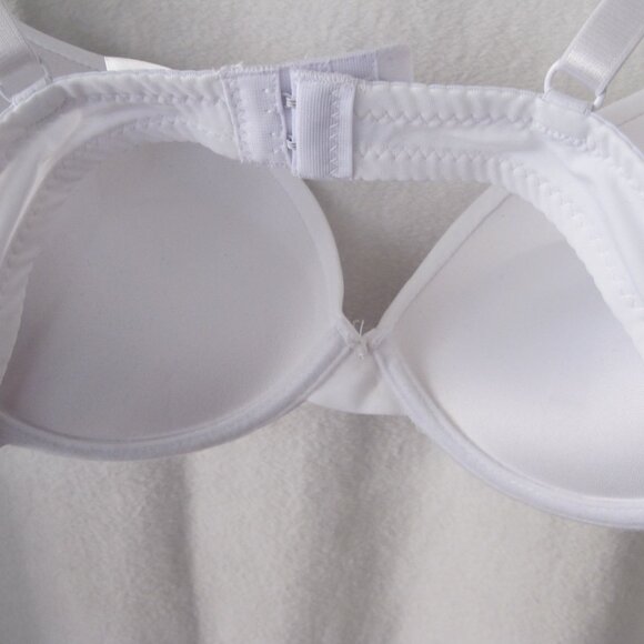 NWT - Frederick's of Hollywood Krystal Mega Push-Up Bra - 32D - Picture 7 of 9